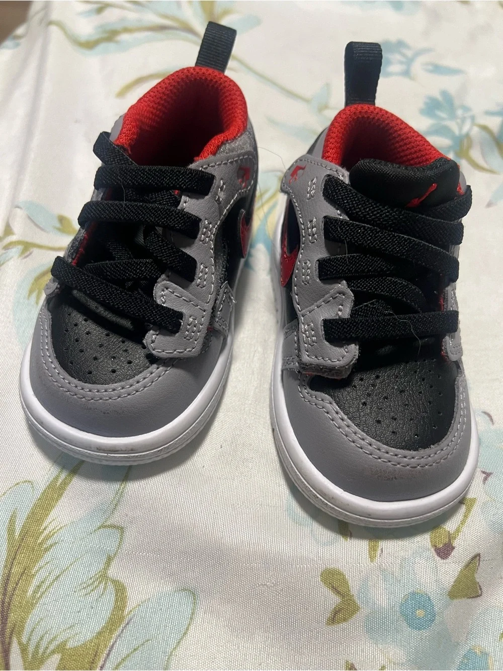 Kids Red and Black Lace-Up Sneakers - Michael Jordan